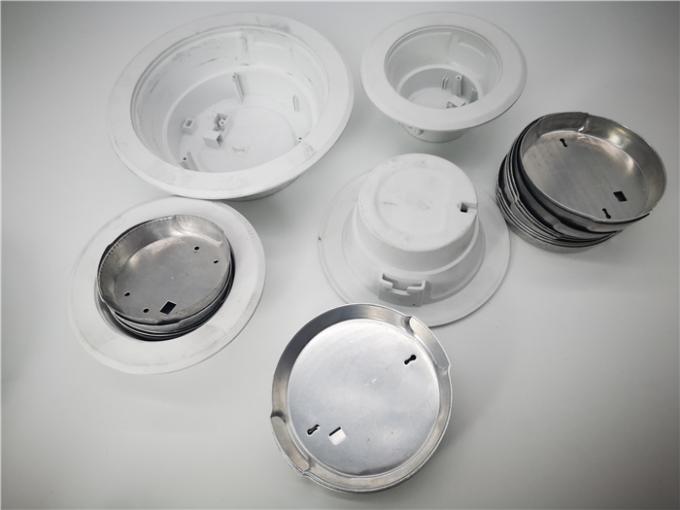 Dauerhafte LED-Birne gestempelte Aluminiumteile mit der unterschiedlichen in Serienfertigung herstellenden Größe 0