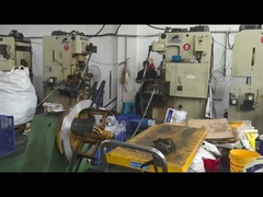 Stempelnde Automobilwürfel